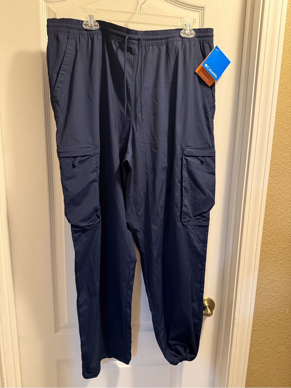 Columbia women’s  Navy Cargo Pants